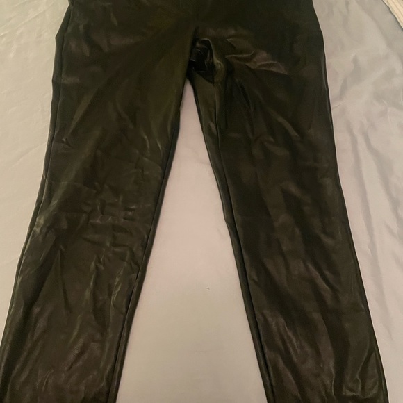Selling NEW Aritzia’s Charm Vegan Leather Pant - Picture 1 of 5